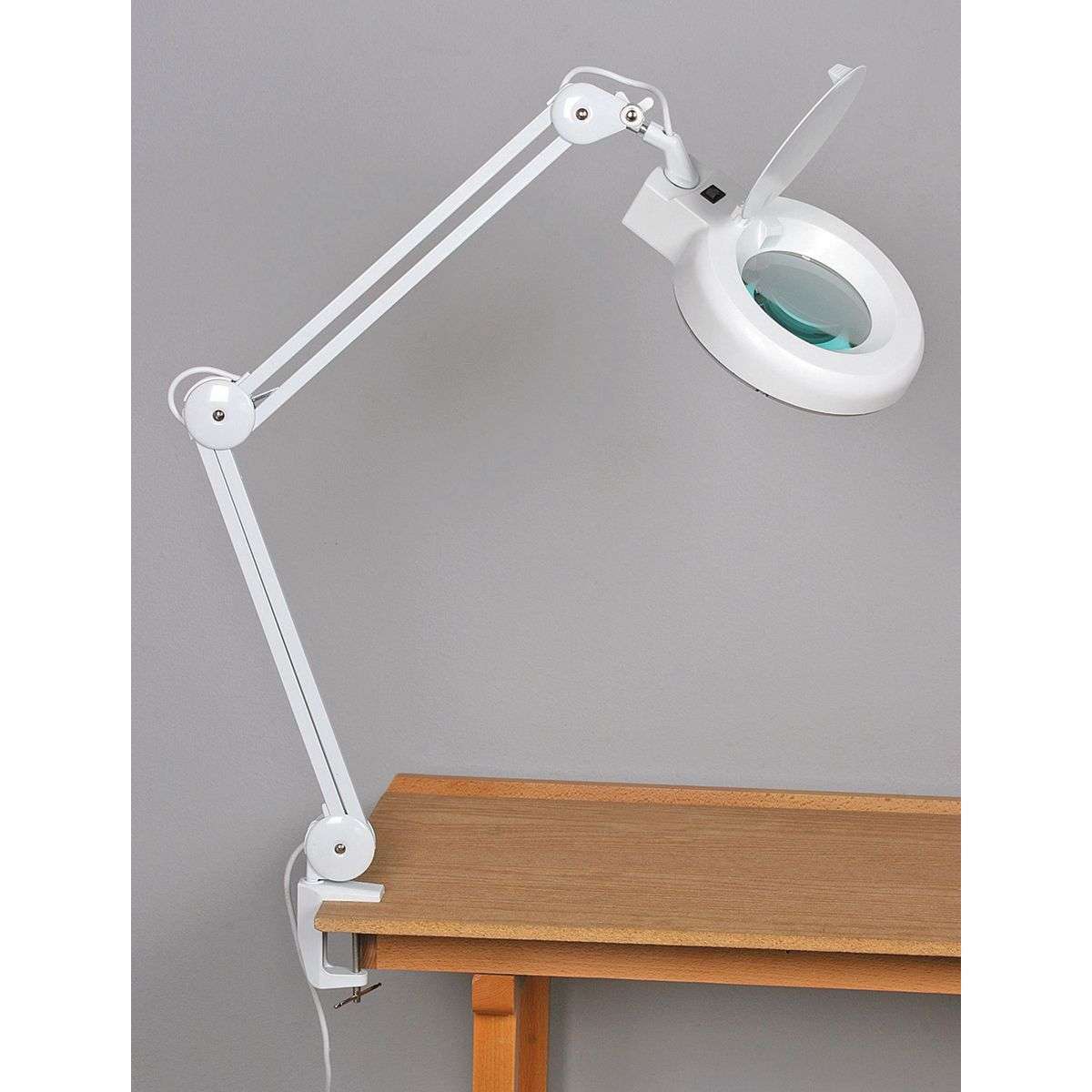 LUPA C/LUZ PRENSA/FLEXIBLE BLANCA HARBOR FREIGHT TOOLS #60643